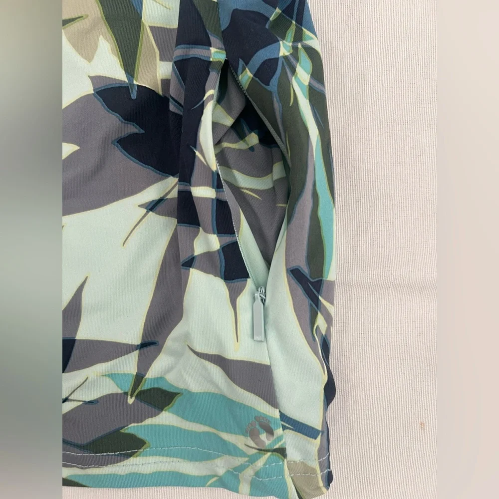 Hang Ten Long sleeve Swim shirt
Size S - Picture 3 of 5